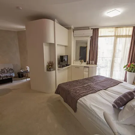 Perfect Hotel Warna