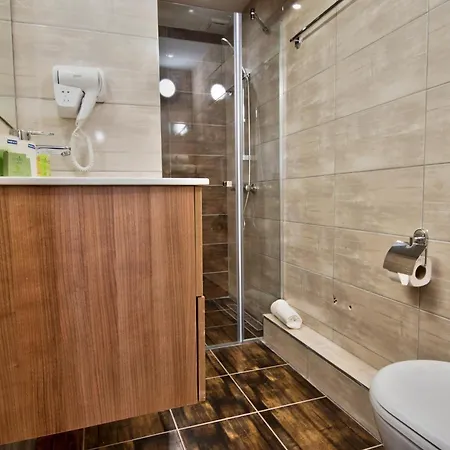 Perfect Hotel Warna